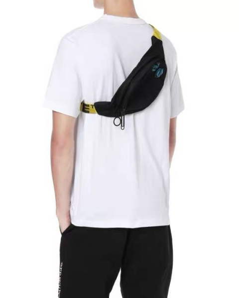 Torebka nerka na ramię Off White Torebka nerka na ramię Off White