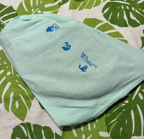 Torebka nerka na ramię Off White Torebka nerka na ramię Off White