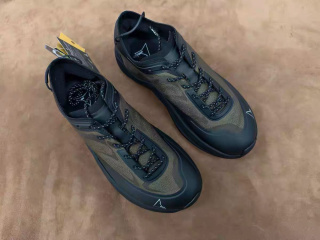 Buty Roa