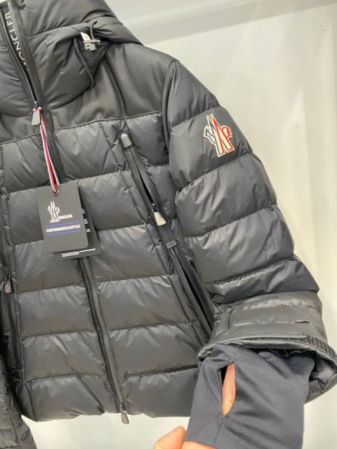 Kurtka puchowa Moncler