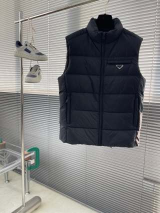 Kamizelka puchowa bezrękawnik Prada