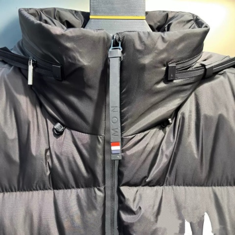 Kurtka puchowa Moncler