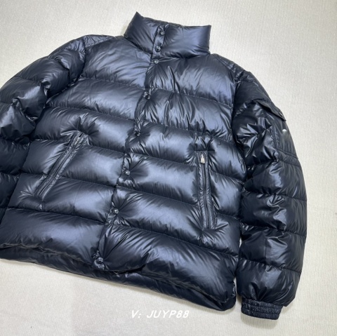 Kurtka puchowa Moncler