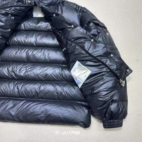 Kurtka puchowa Moncler