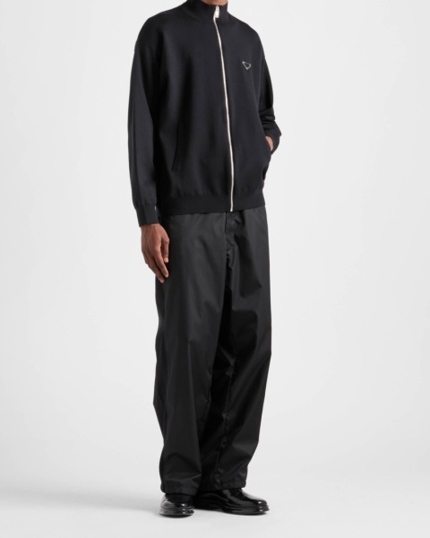 Sweter zapinany na zamek Prada