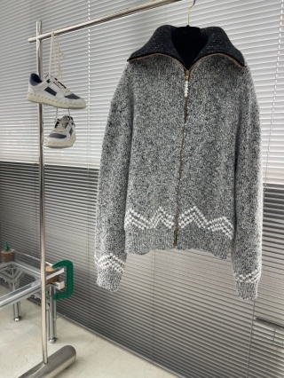 Sweter luksusowy wełniany Louis Vuitton