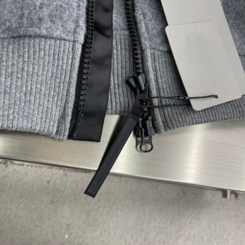 Bluza wełniana zapiana na zamek Canada Goose