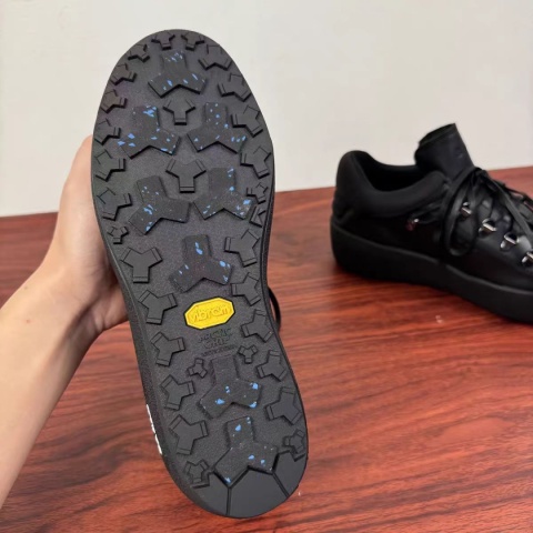 Ekskluzywne śniegowce Bally