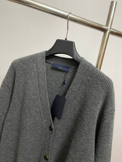 Sweter zapinany na guziki Louis Vuitton