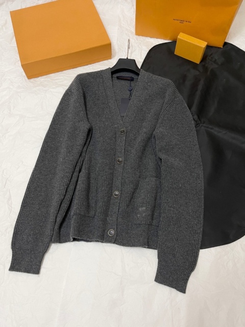 Sweter zapinany na guziki Louis Vuitton