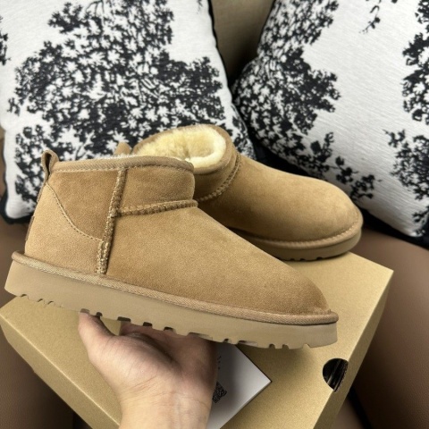 Buty krótki śniegowce UGG