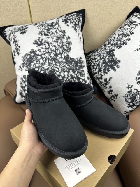 Buty krótki śniegowce UGG