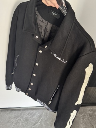 Stylowa kurtka Amiri