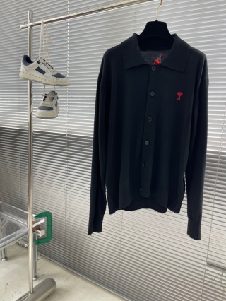 Sweter męski welaniny na guziki Ami Paris