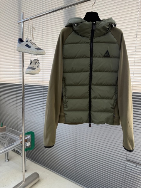 Kurtka puchowa Moncler