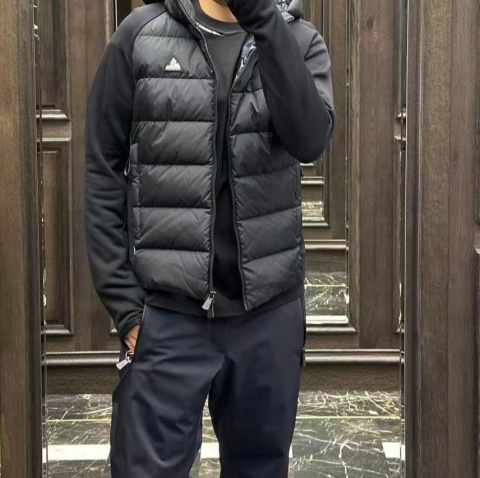 Kurtka puchowa Moncler