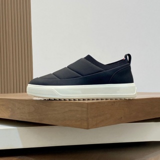 Buty męskie wsuwane Moncler