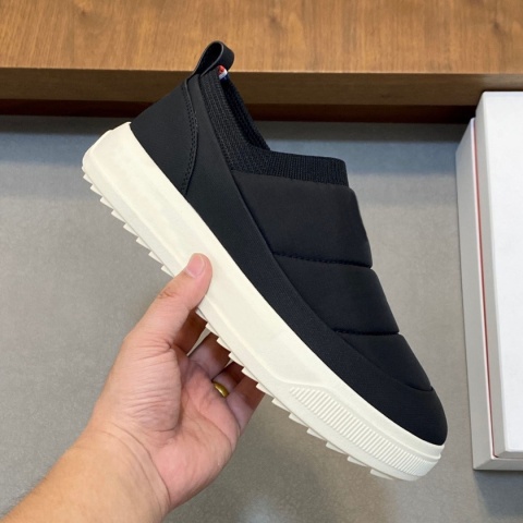 Buty męskie wsuwane Moncler