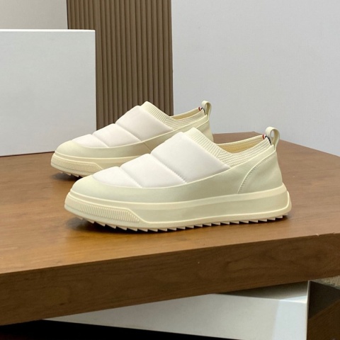 Buty męskie wsuwane Moncler