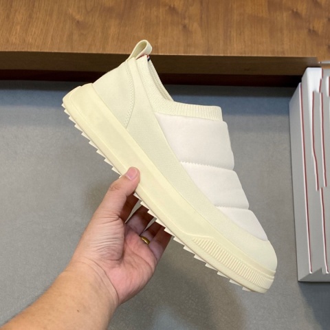 Buty męskie wsuwane Moncler