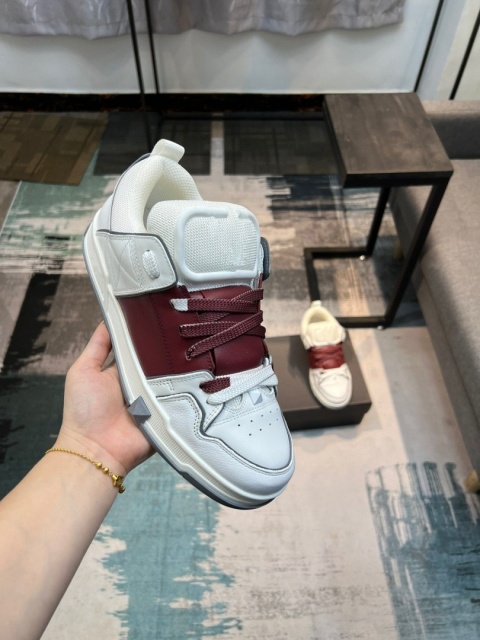 Buty męskie Valentino Garavani gładka skóra licowa