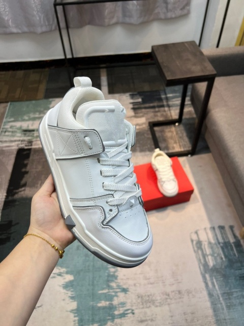 Buty męskie Valentino Garavani gładka skóra licowa