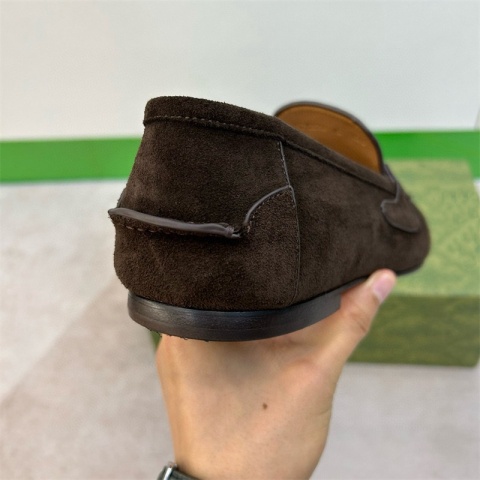 Buty mokasyny Gucci zamszowe z miękką podeszwą