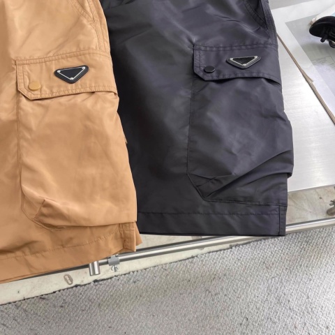 Spodenki Prada cargo shorts multi-pocket (2026)