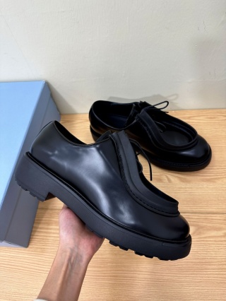 Buty mokasyny Prada
