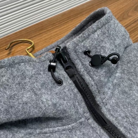 Bluza wełniana zapiana na zamek Canada Goose