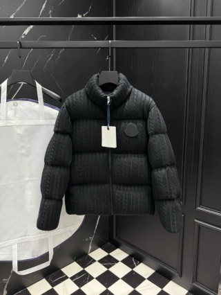 Kurtka puchowa Moncler