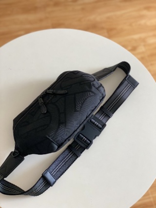 Nerka torebka na ramię Burberry London