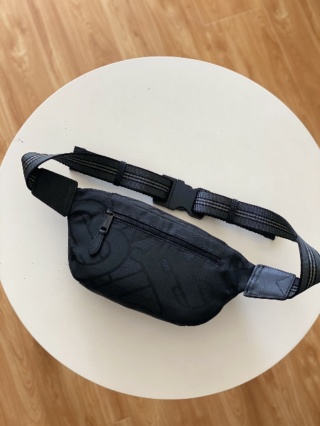 Nerka torebka na ramię Burberry London