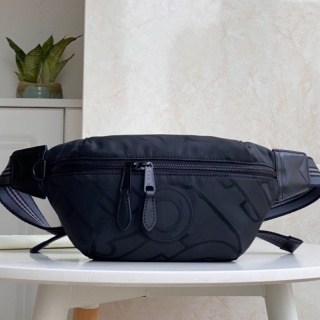 Nerka torebka na ramię Burberry London