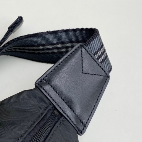 Nerka torebka na ramię Burberry London